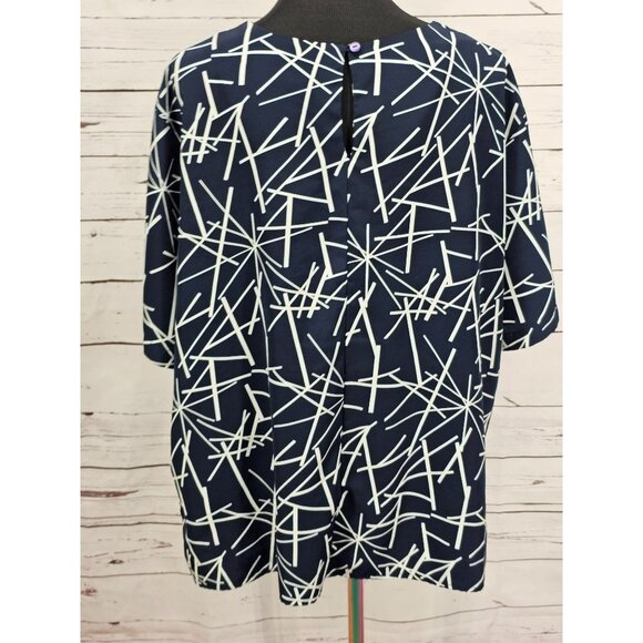 Notations Clothing Company Navy & White Abstract Pattern Blouse - Women's 24W‎ - Picture 5 of 10